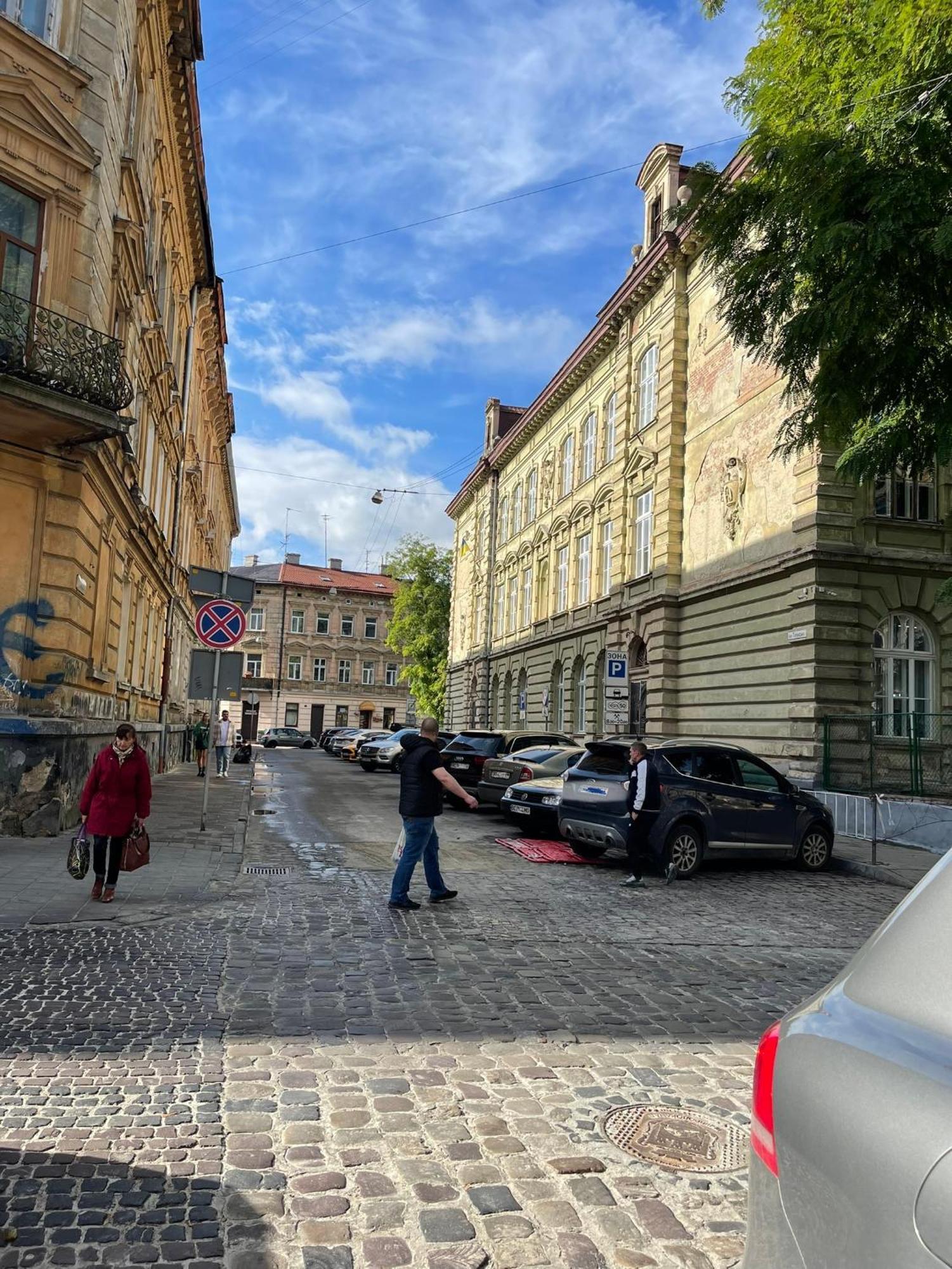 Vintage Apartment Kotlyarska10 Lviv Eksteriør bilde